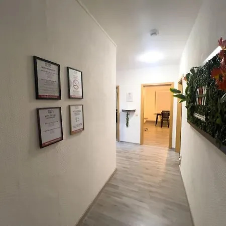 Livemore24 - Apartment 5 In Duisburg Wlan - Smart-Tv - 24-7 Check-In Und Kueche
