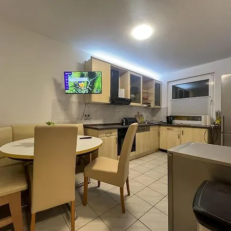 Livemore24 - 5 In Wlan - Smart-tv - 24-7 Check-in Und Kueche Appartement