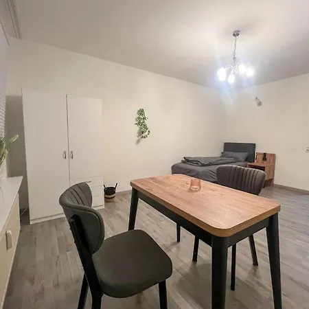 Livemore24 - 5 In Wlan - Smart-tv - 24-7 Check-in Und Kueche Appartement Duisbourg