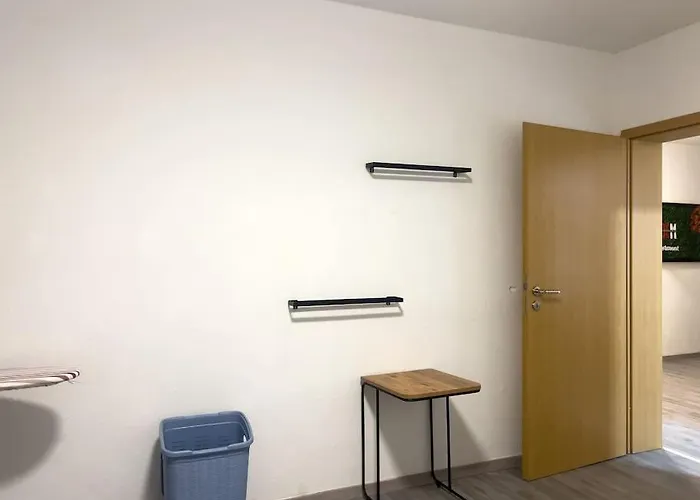 Livemore24 - 5 In Wlan - Smart-tv - 24-7 Check-in Und Kueche Appartamento Duisburgo